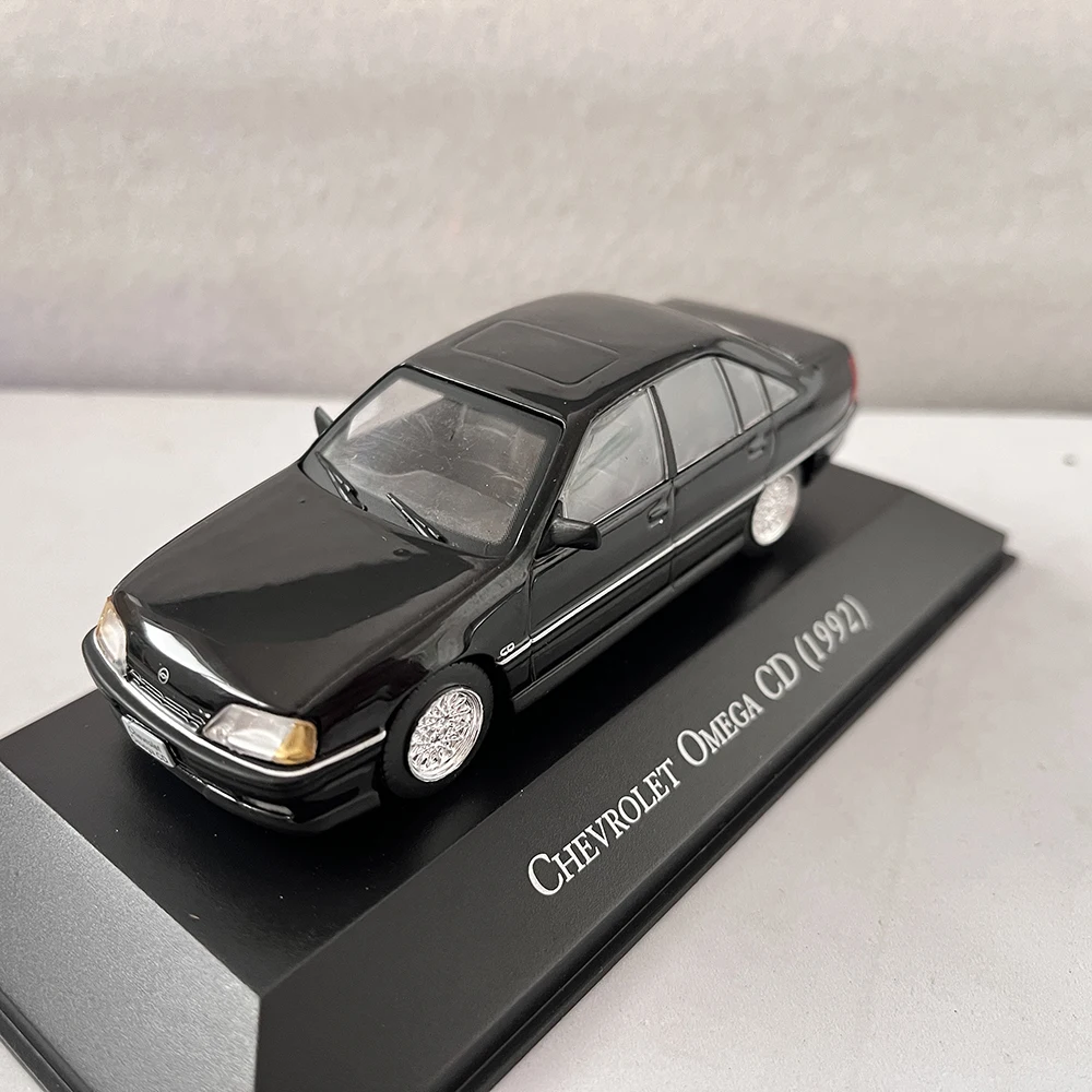 1/43 Scale Chevy Omega Cd 1992 Alloy Car Model Souvenir Collection Children's Hobby Die-cast Gift Exquisite Display Mild Rash