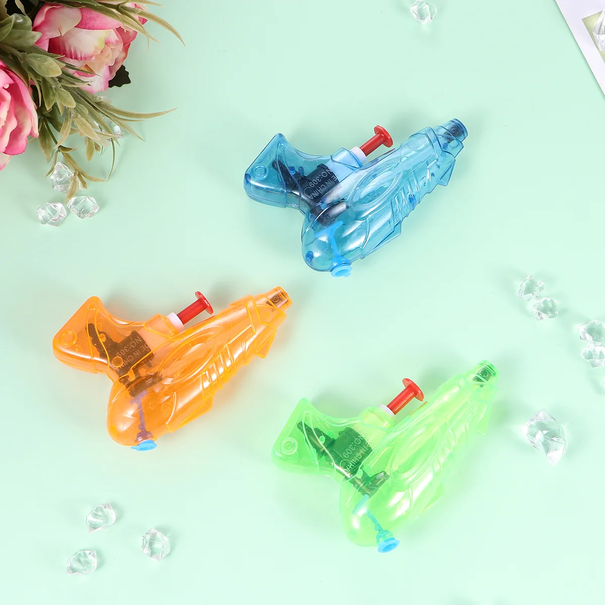 12pcs Small Water Soaker Toys Funny Play Water Toy Creative Summer Beach Playthings Bath Toys for Kids Children (Random Color)