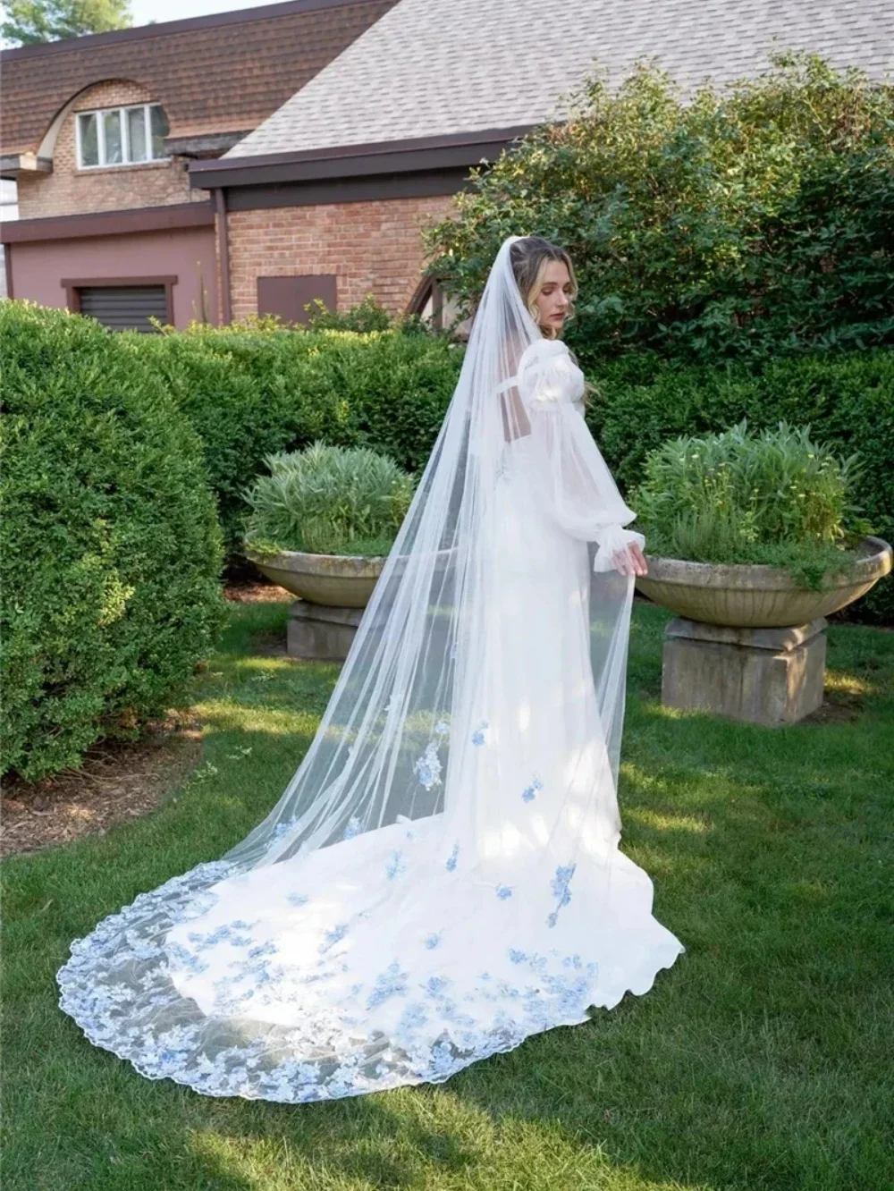 Princess Appliques Wedding Veil One Layer Long Chapel Length Bride Veils With Comb 250cm Bride Voile Customized High Quality