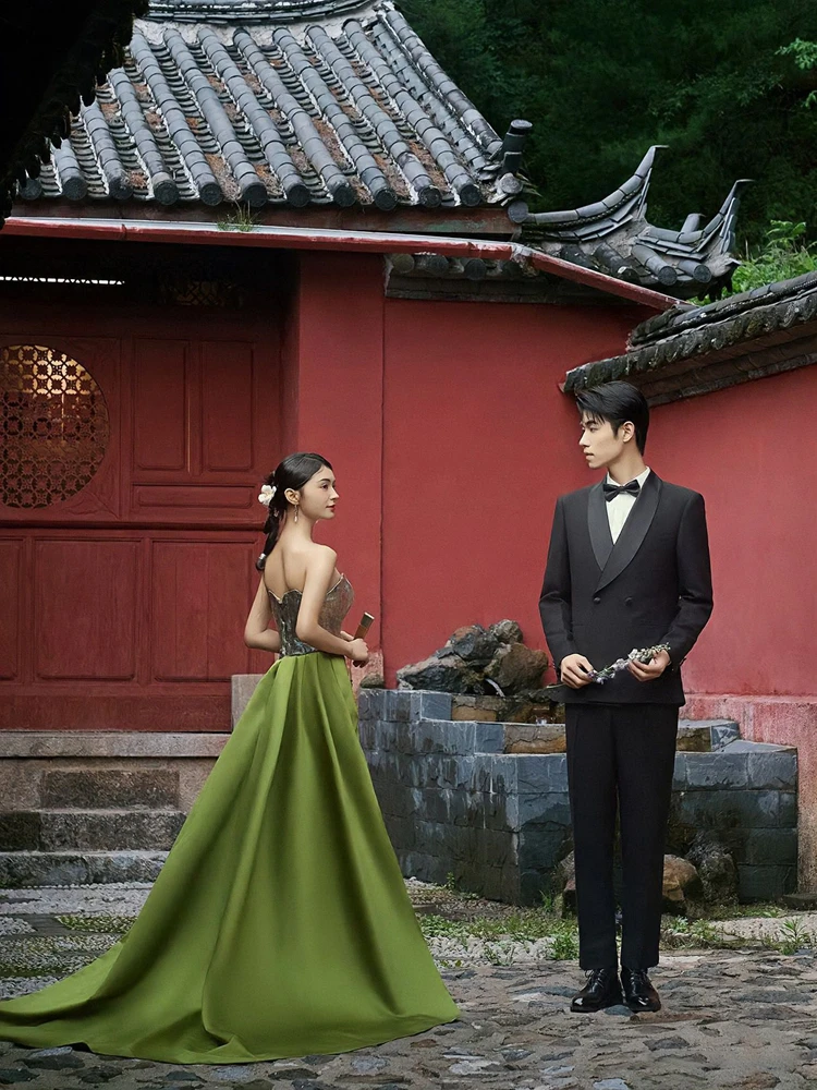 

Elegant Chinese Garden Style Wedding Photoshoot Outfits Couple New Bride Morning Robe Wedding Ceremony Clothes