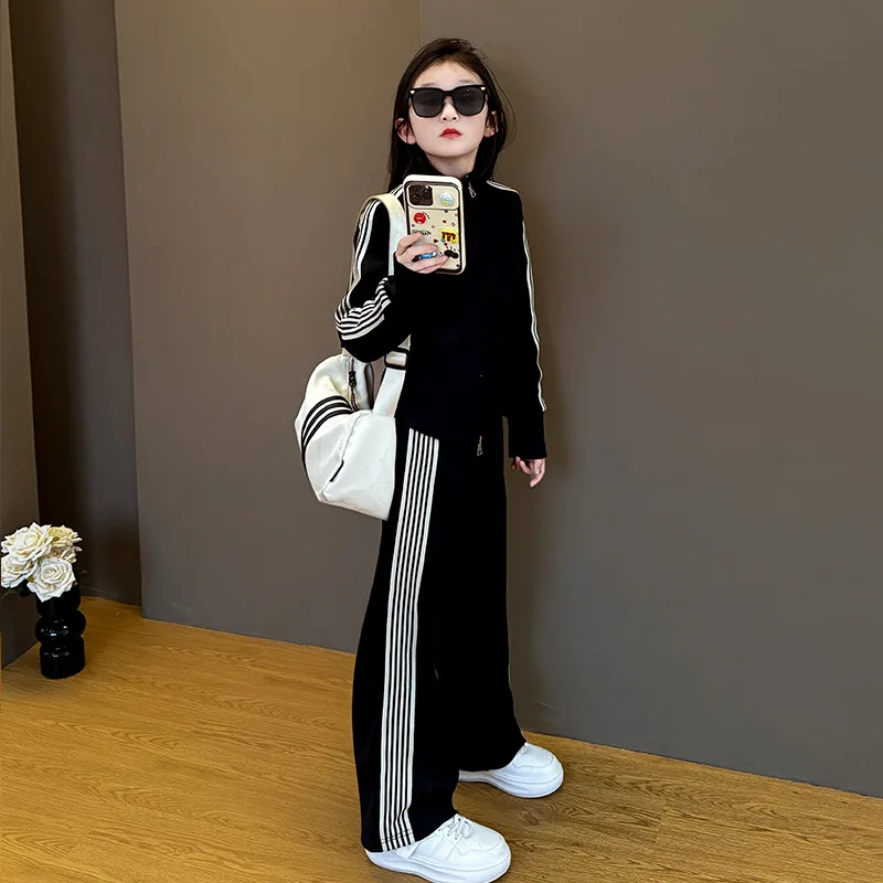 بدلة رياضية للفتيات لخريف وشتاء 2025 سترة مخططة + سراويل فضفاضة واسعة الساق ملابس أطفال طقم 4 6 8 10 12 14 سنة