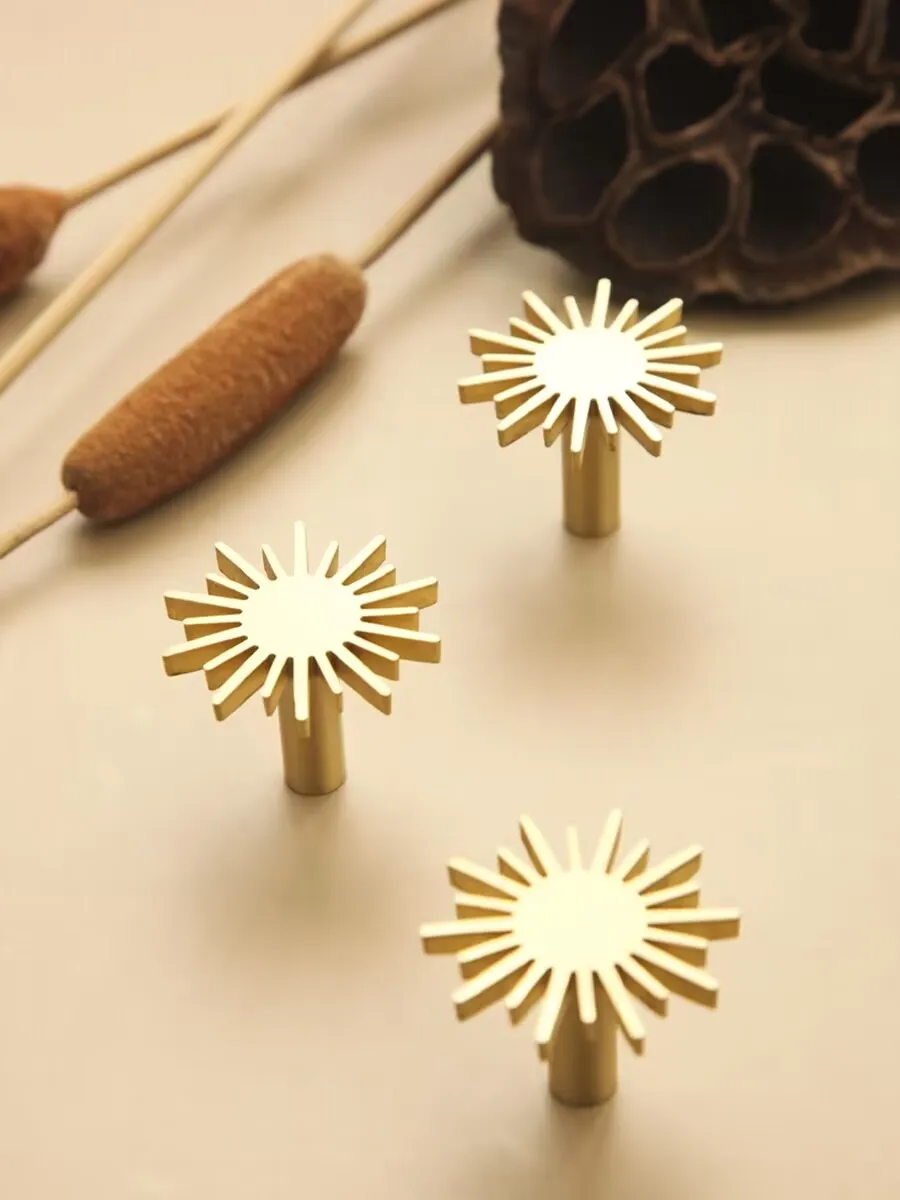 الصلبة النحاس الشمس على شكل مقابض لقطع الأثاث والمقابض الإبداعية خزانة تسحب مقبض للأطفال لطيف المطبخ خزانة مقبض الباب