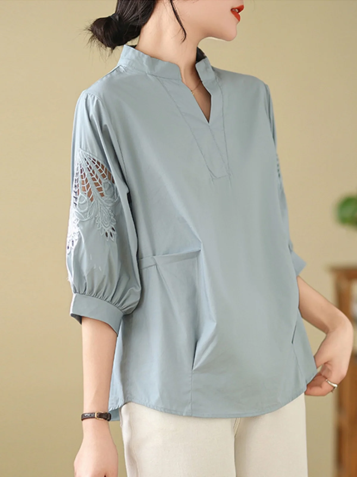 Retro Embroidered ort Sve irt Women's Loose High-End Design Sense Stand Collar Hollow out Top Summer Faion Ladies' P...