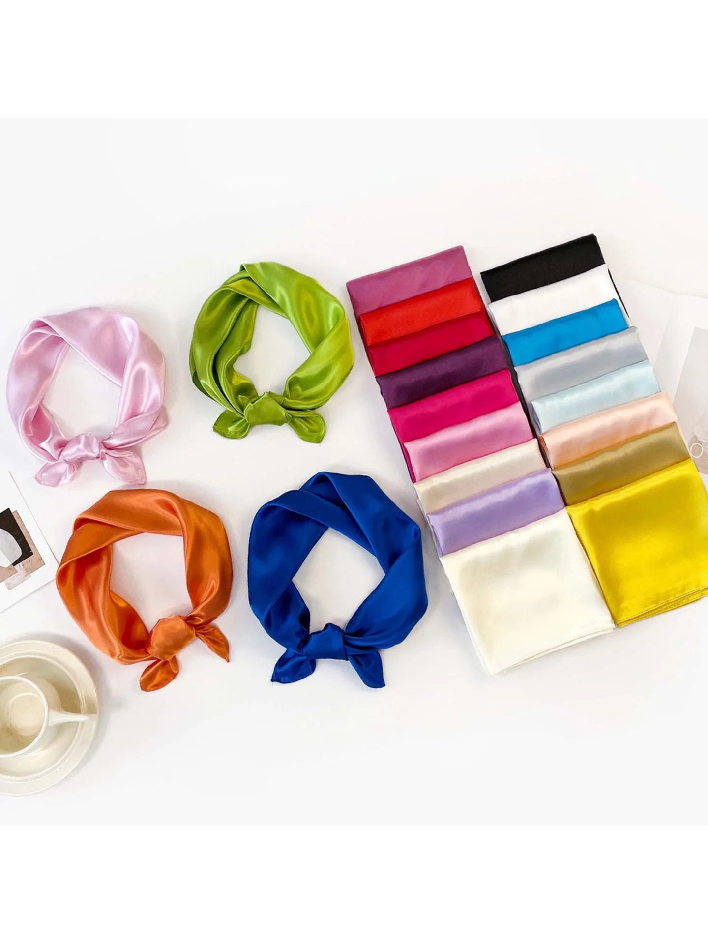 Écharpe de couleur unie 60x60cm, écharpe carrée en soie satinée multi-voies pour femmes Chic