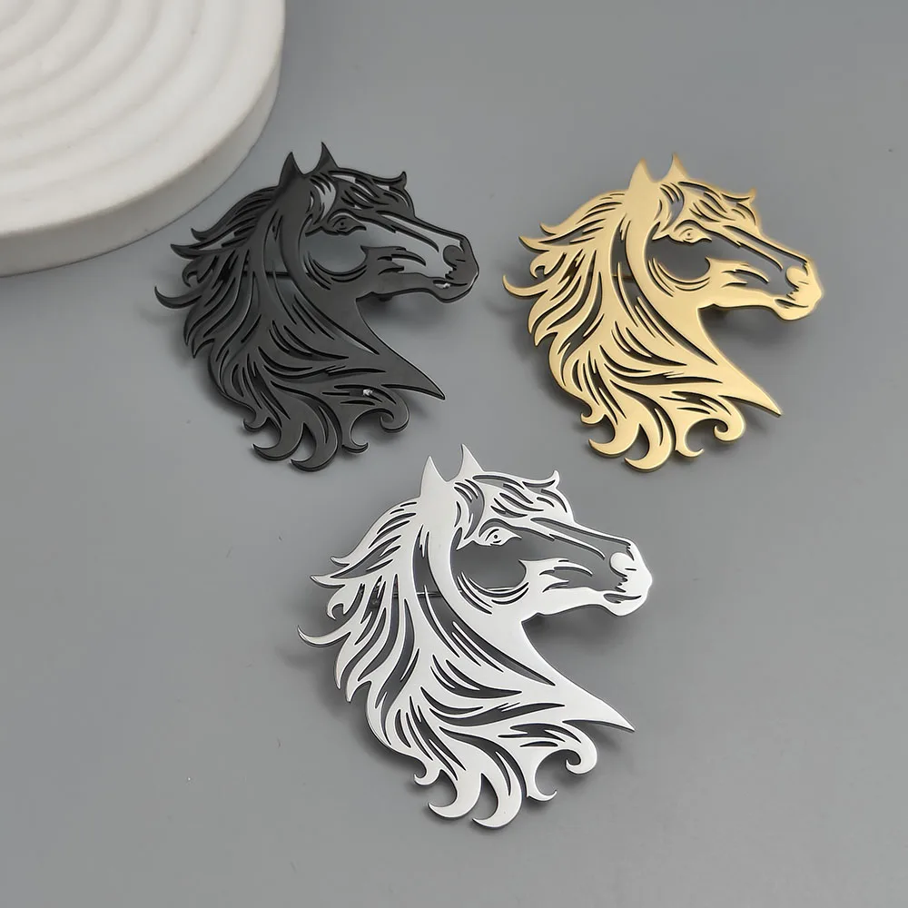 316L Stainless Steel Plated 18K Gold Side Horse Head Hollow‑Out Brooch Lapel Pin for Jacket Backpack Unisex Jewelry Gift