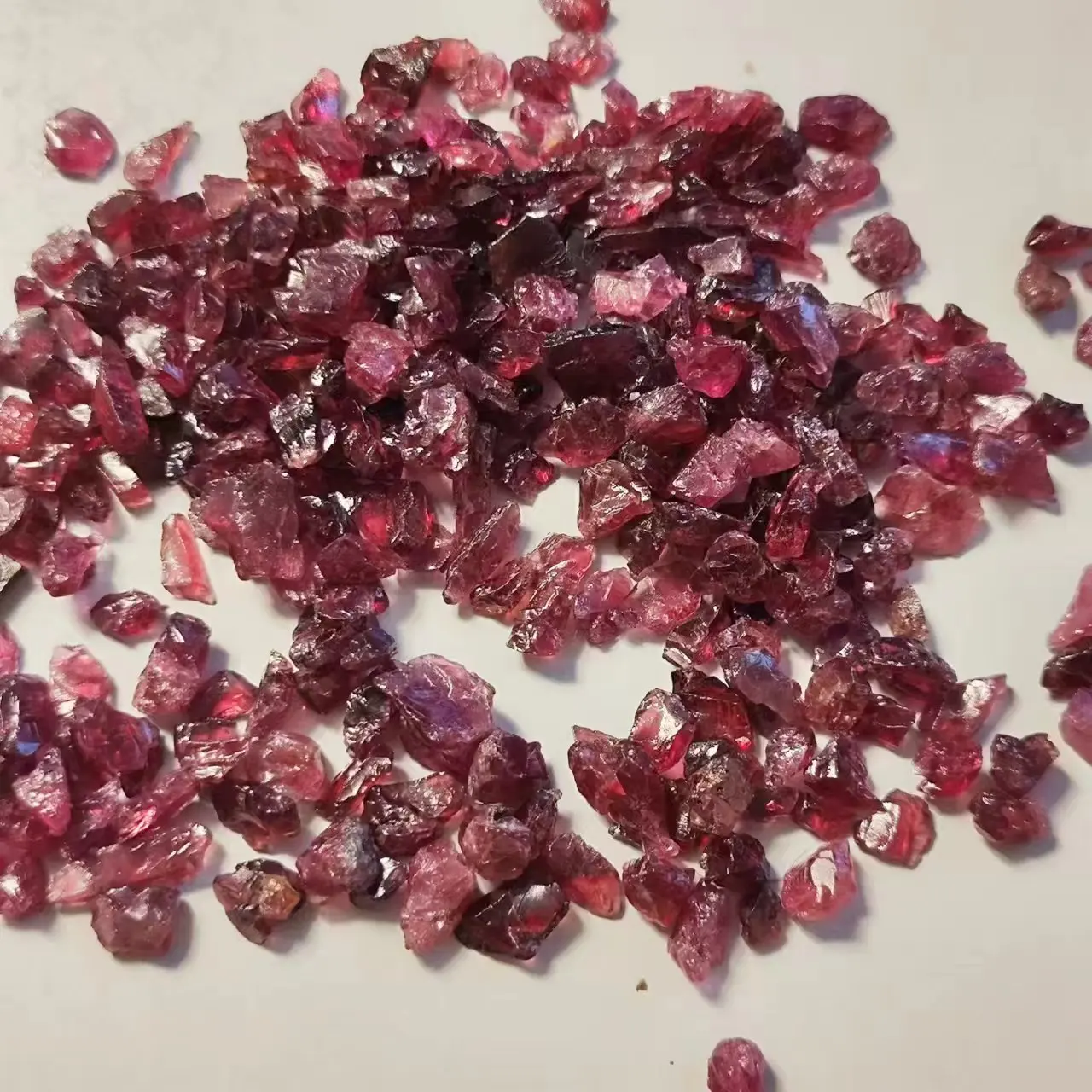 Natural Garnet Crushed Stone Raw Garnet Quartz Crystal Gravel Healing Energy Rough Mineral Specimen Collectables Home Decoration