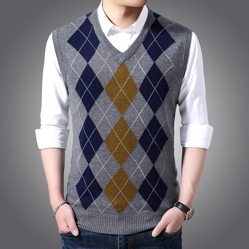 

2023 New Men's V-neck Plaid Sleeveless Wool Sweater Men's Versatile Cashmere Knit Sweater