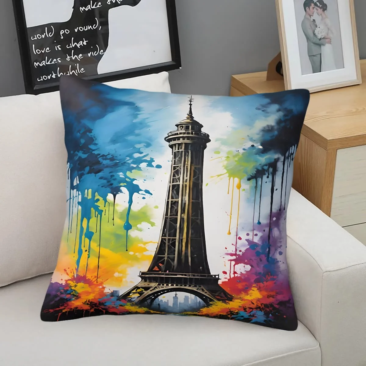 

Подушка Rainbow Splash Eiffel Tower: яркий художественный декор, идеально подходит для спален любителей искусства, добавляет смелой парижской энергии в пространства.