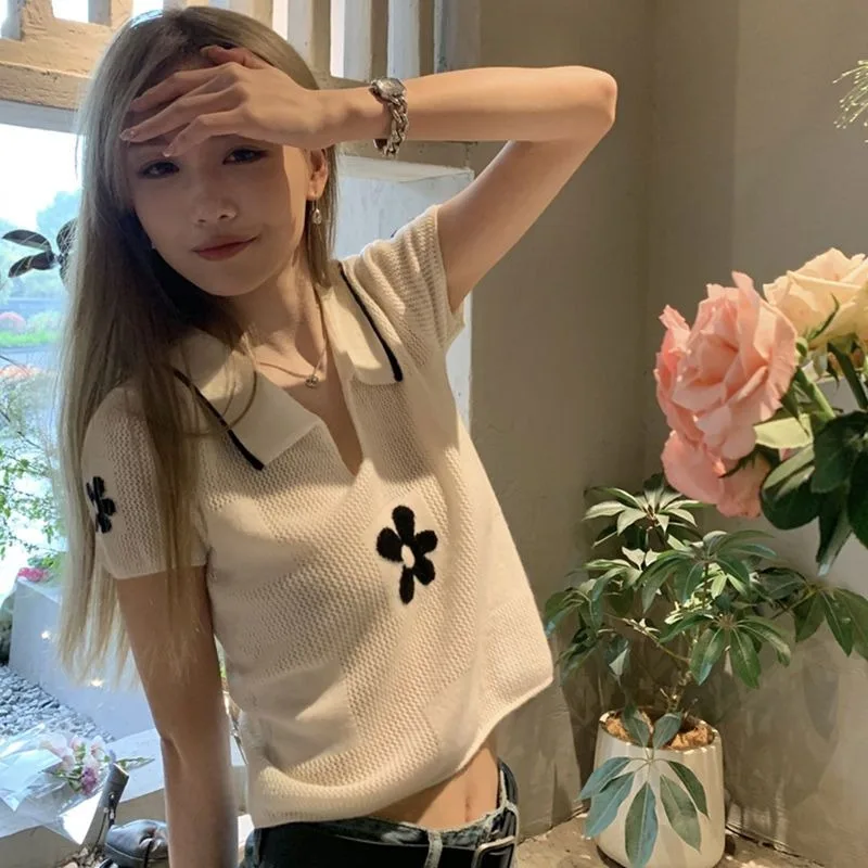 رقيقة متماسكة المرأة المحاصيل بولو الرقبة الصيف النمط الفرنسي Y2k ملابس امرأة عصرية ركاب تصميم الكورية نمط المرأة بلايز