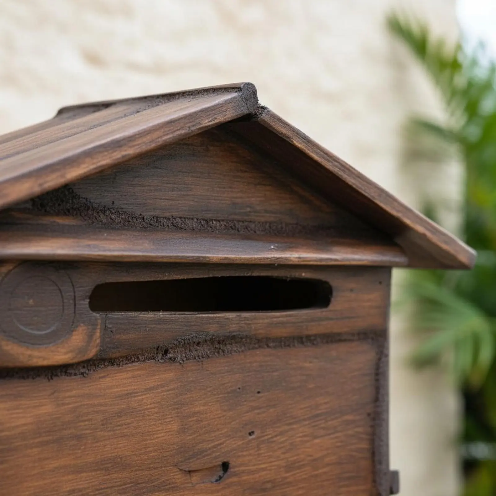 

Rainproof Wooden Mailbox Long-Lasting Vintage Wall Mailbox Home Decor Easy Installation Spacious Interior for Villa