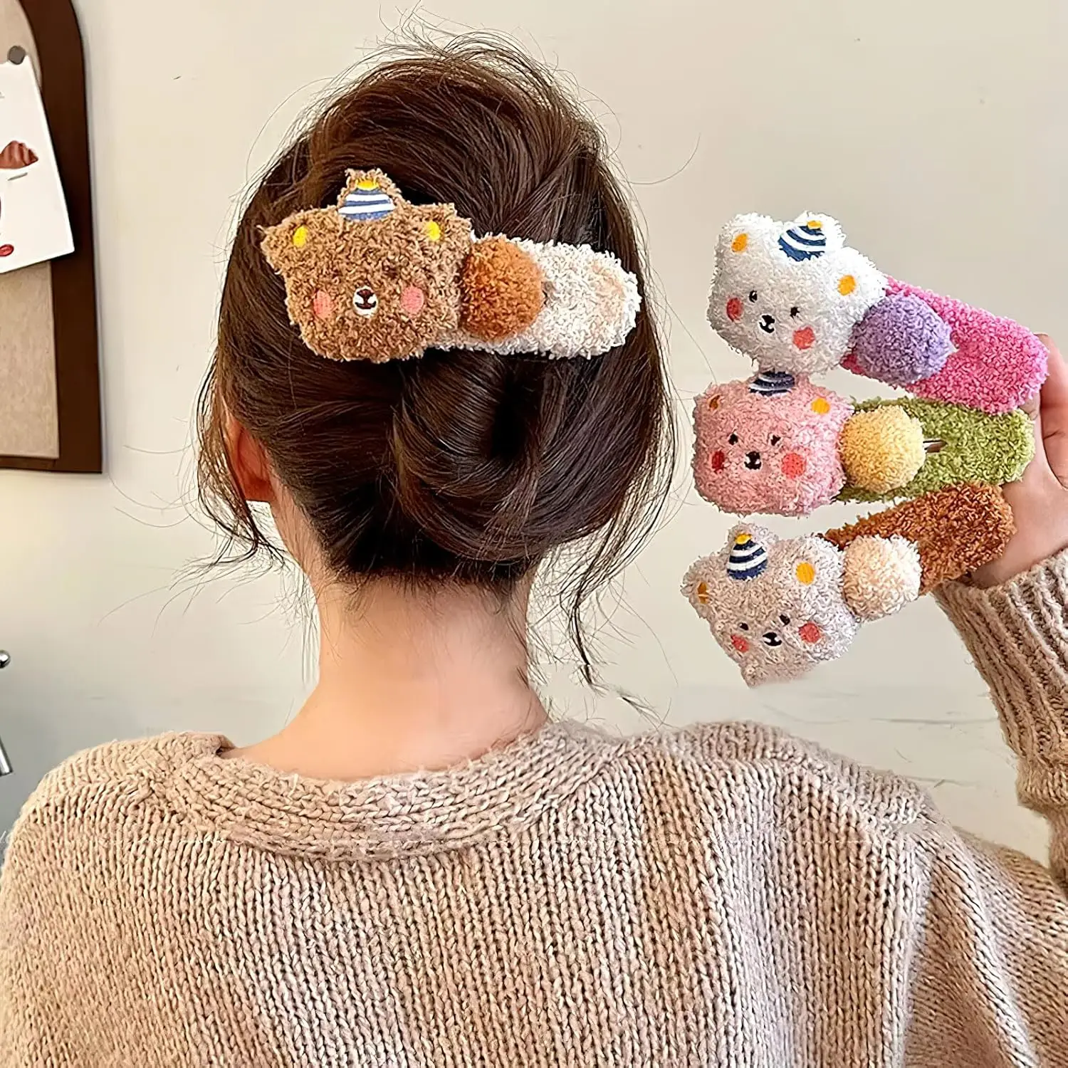 

4-Piece Plush Bear Hair Clip Set: Stylish Large Duckbill Clips, Sweet and Cute Side Hair Clips, Colorful Plush Cartoon Bear Hair Accessories. Suitable for women, teenagers, and adults.