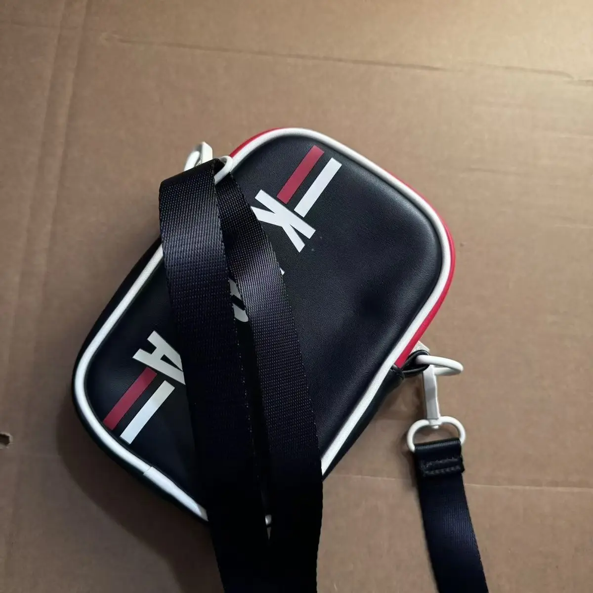 

Sporty and fashionable bag, crossbody bag storage bag mobile phone bag high appearance level lightweight storage bag