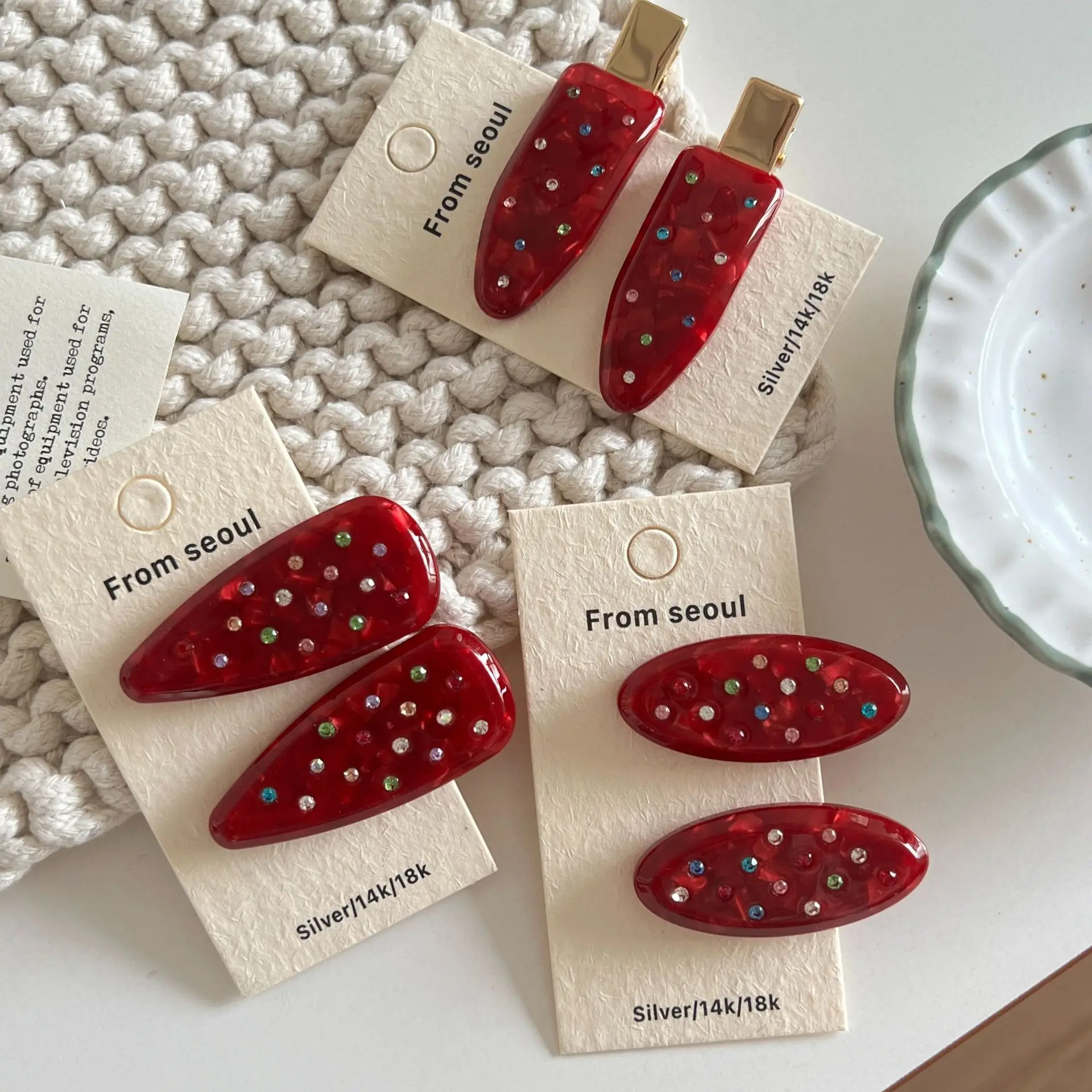 

Изысканная простая красочная заколка для волос с бриллиантами для женщин и девушек, корейская изысканная заколка для челки, универсальный дизайн, красная заколка-зажим