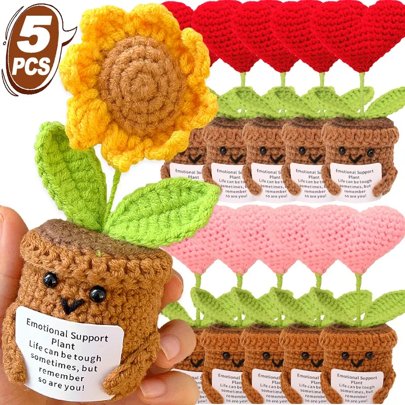 Hand Crochet Simulated Plant Decoration Red Pink Heart Sunflower Holds An Emotional Support Content Card Tabletop Car Ornaments