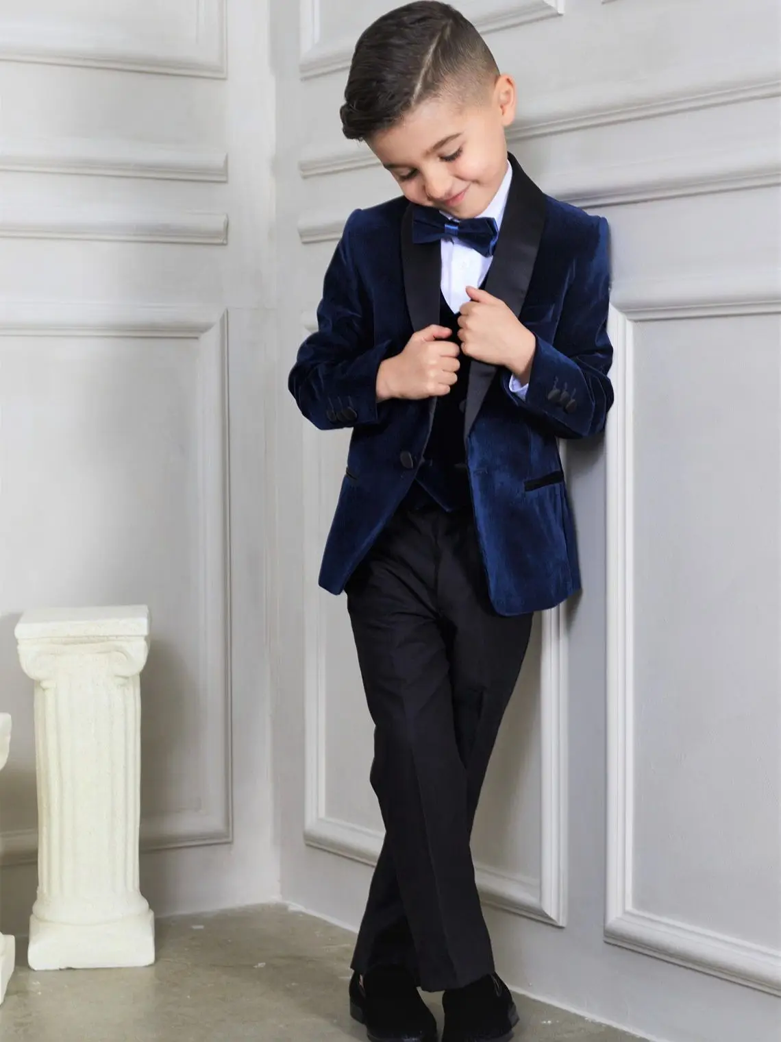 2023 Formal Boys Suits for Weddings Dress Elegant Children School Uniform Black Velour Kids Party Costumes Tuxedo Clothes Sets