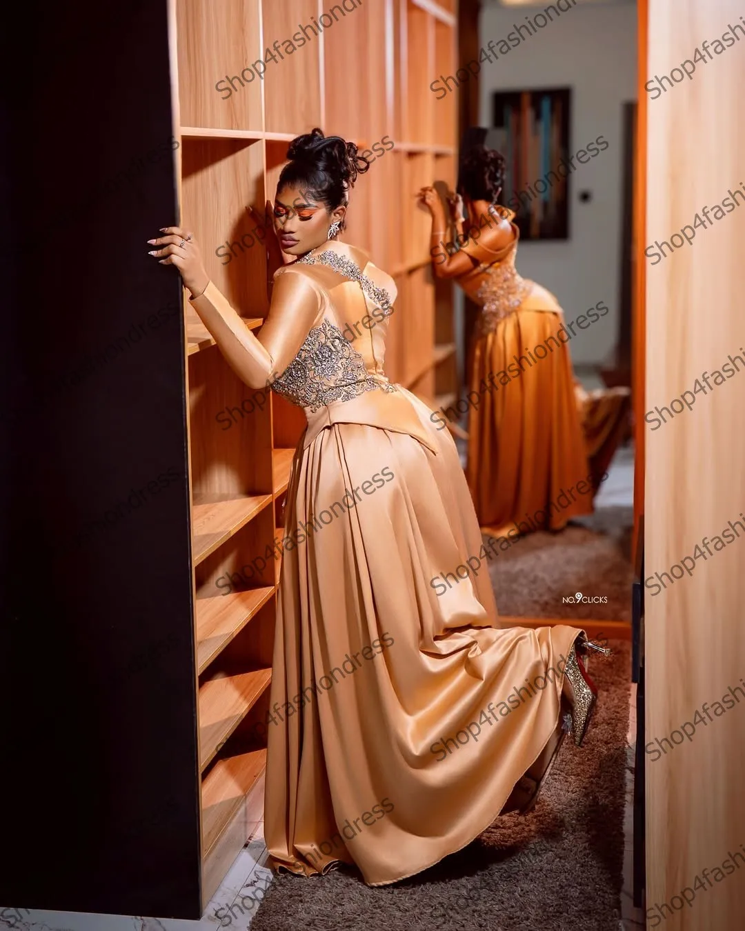 ชุดราตรีผ้าซาตินประดับลูกไม้สวยๆ พร้อมลูกไม้ปักผ้าแพรแข็งชุดงานทางการโมเดิร์นซาติน A Line ชุดคนดัง