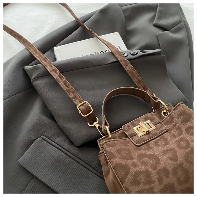 Schicke Bankett-Umhängetasche mit Leopardenmuster, stilvolle Damen-Einkaufstasche, Retro-Schloss-Handtasche, Schulter- und Unterarmtasche für den täglichen Gebrauch von Frauen – Detail 33