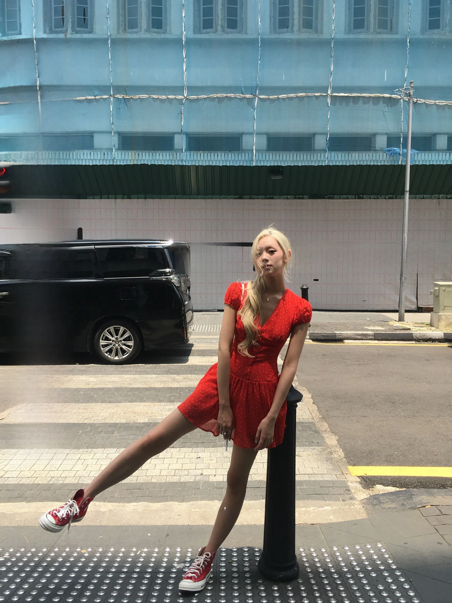 

Красное летнее платье в горошек с V-образным вырезом, приталенное, с коротким рукавом, на молнии сбоку, из полиамидного волокна, для женщин