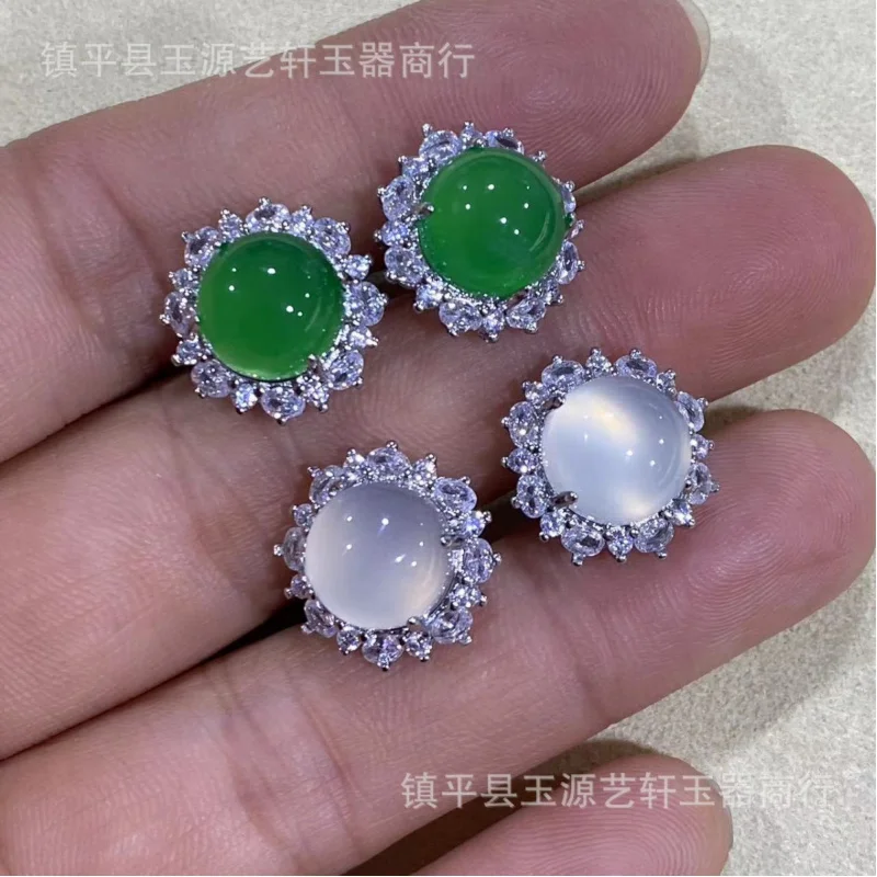 

Винтажные новые серьги в китайском стиле с зеленым цветком халцедона, инкрустированные легкими, роскошными, универсальными, по сравнению с нефритовым темпераментом, ниша Wo