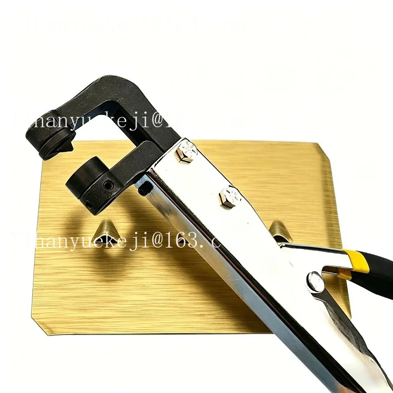 Luminous word water leakagepunching pliers borderless word water leakage light drainage hole pliers advertising metal holeopener