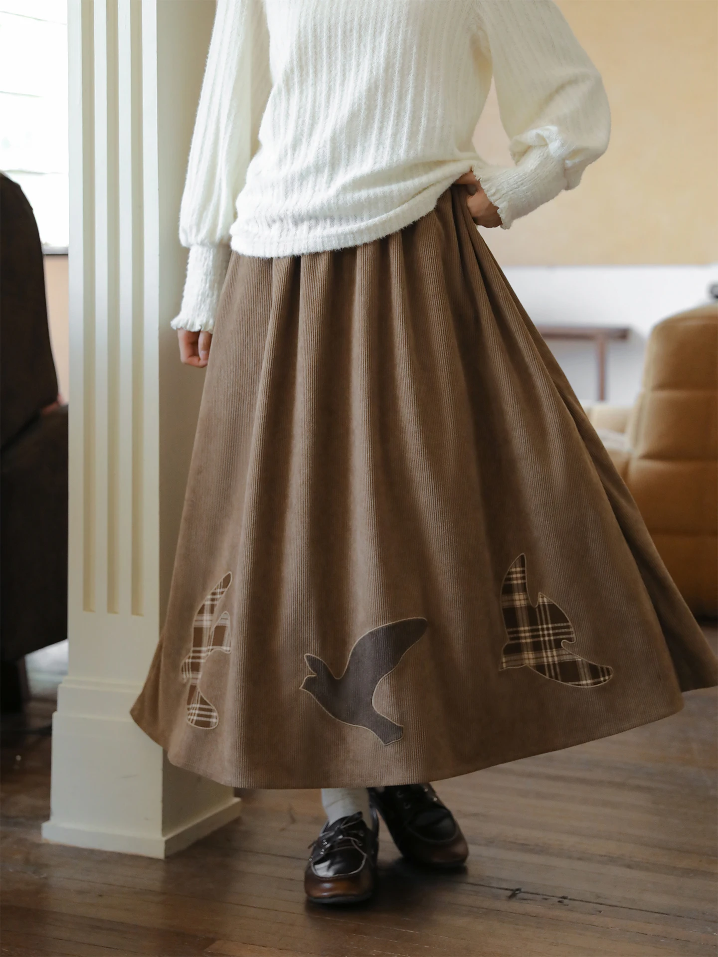 

Женская зимняя винтажная юбка Nesoulum из коричневого вельвета с вышивкой и пэчворком, средней длины, с завышенной талией, облегающая