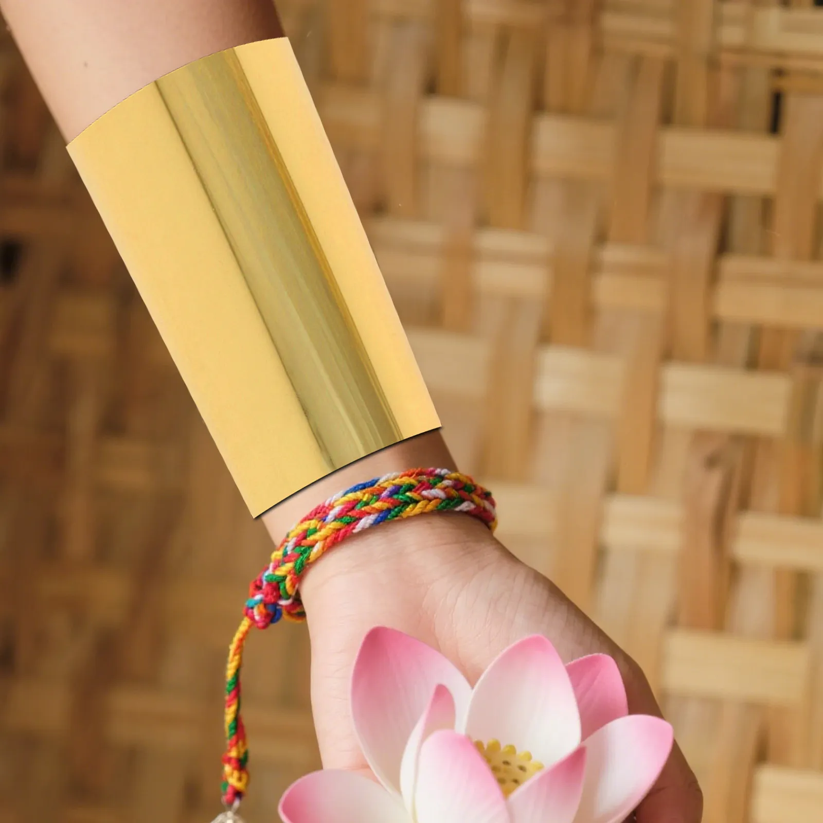 Brazalete de metal dorado, diseño elegante y ancho, confección de alta calidad, ideal para llevar durante mucho tiempo, acentúa el brazo, llama la atención, regalo perfecto, joyería unisex.