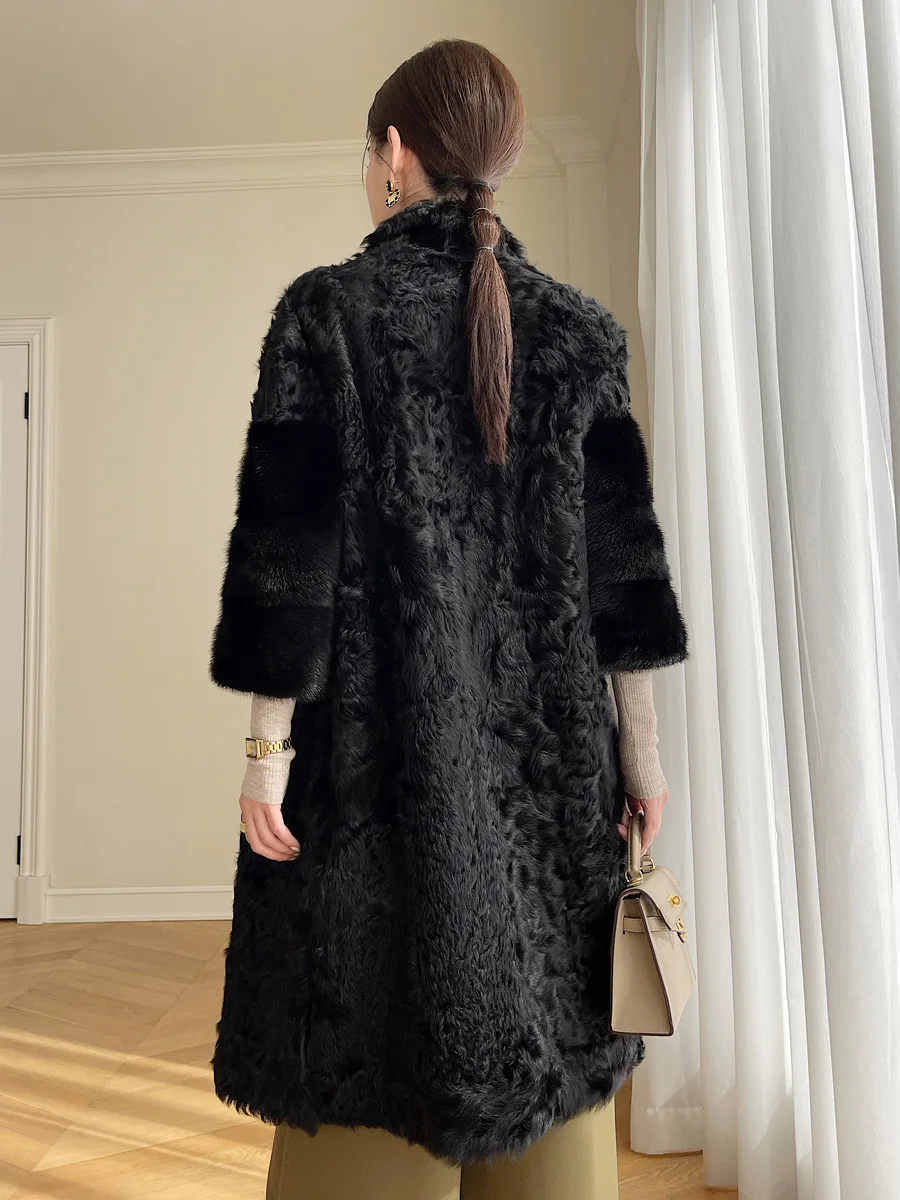 Lamb fur coat for women, light luxury sheepskin fur one piece coat, patchwork whole mink V-neck medium length winter 2024