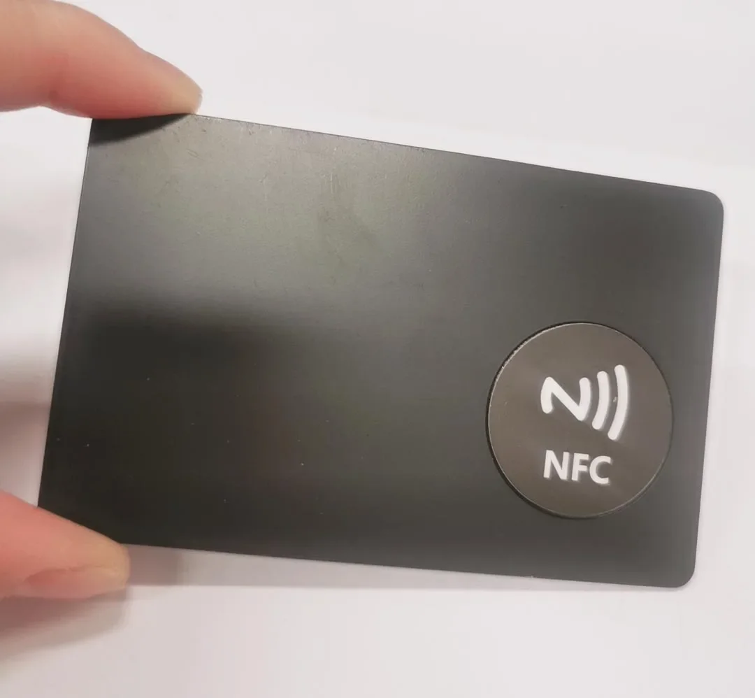 

Горячая продажа, сертифицированная NFC металлическая визитная карточка, карта контроля доступа, бесконтактная карта с M1 S70 и PET / PVC / PETG