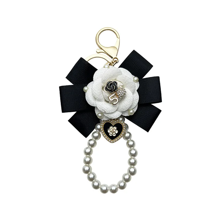 Creative Thread Camellia Flower Key Chain Pearl Chain Fashion Personality Bag Pendant for Women Car Keychain Accessories