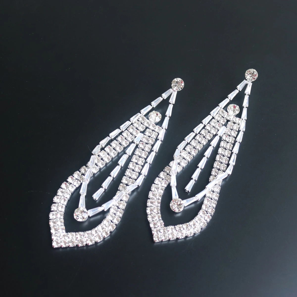 Simple Rhinestone Geometric Earrings Home Party Fashion Dangle Earrings Women's Shining Statement Earrings Jewelry Wholesale