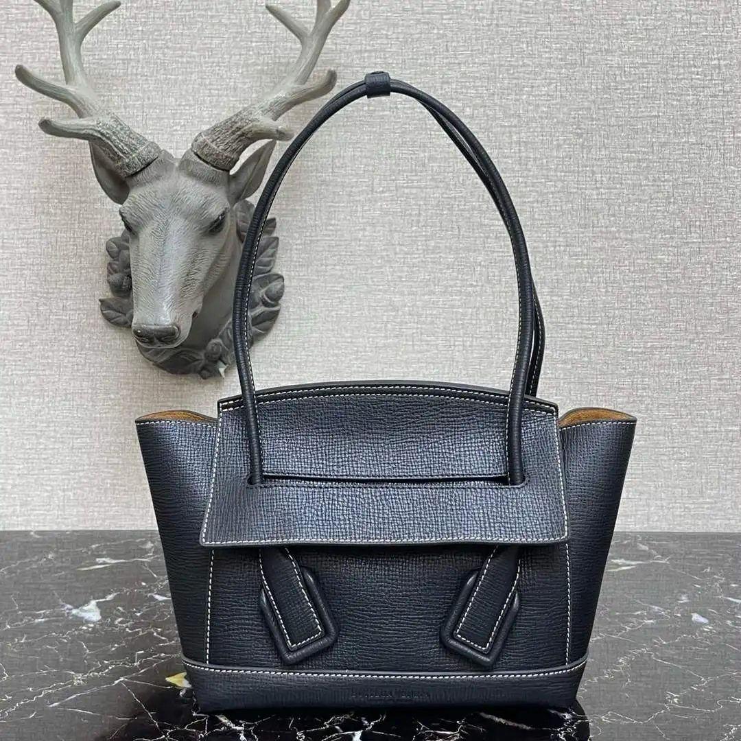 2024 Early Autumn Handbag Leather Handbag Large Capacity Crossbow Bag For Women