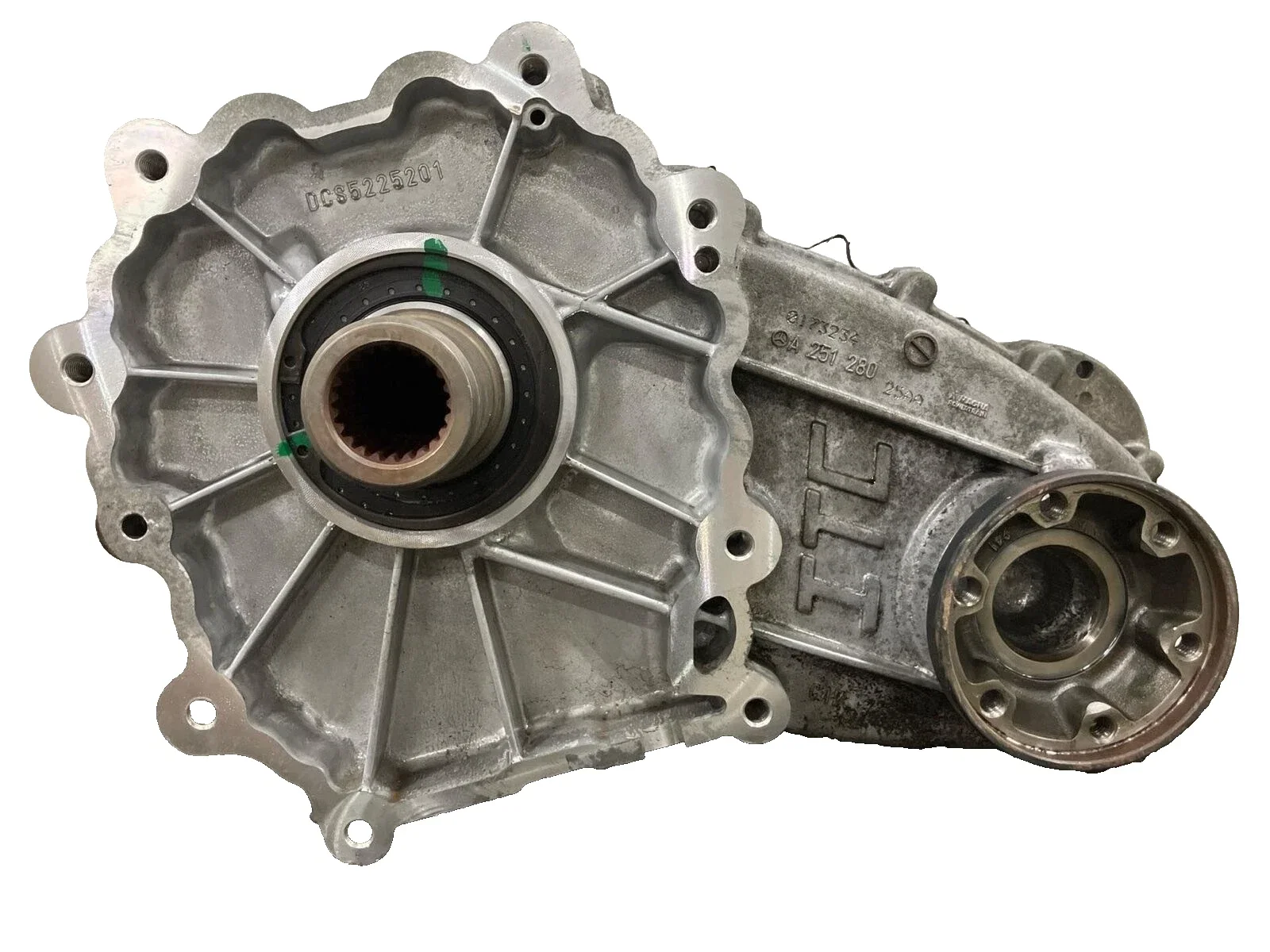 

Transfer Case Assembly 52123725AA For Dodge Durango Jeep Grand Cherokee 3.6L 2014-2019 Auto Transmission Parts