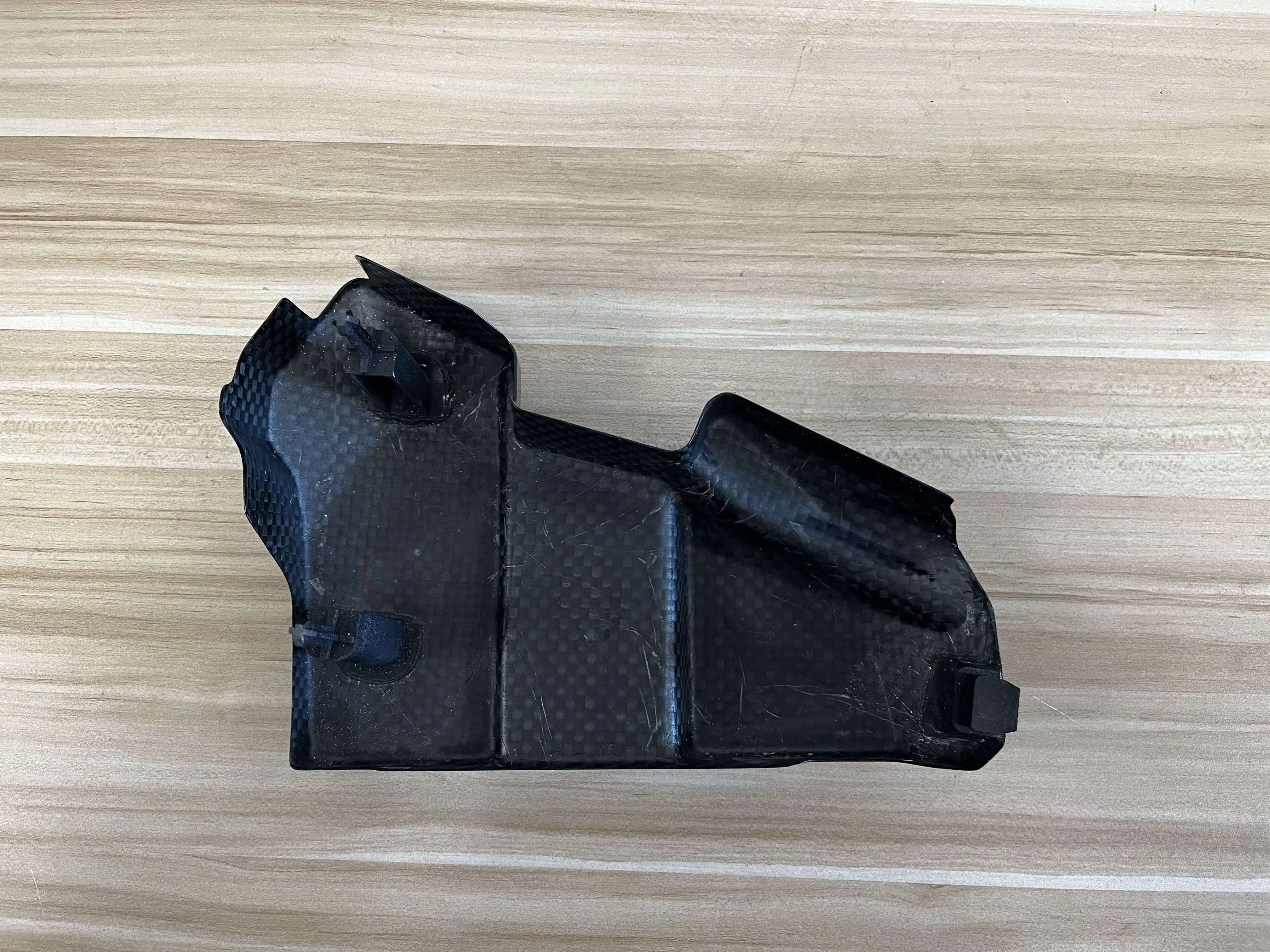 Крышка аккумуляторной батареи MRD подходит для комнаты двигателя G87 M2, модернизированная защита из сухого углеродного волокна.