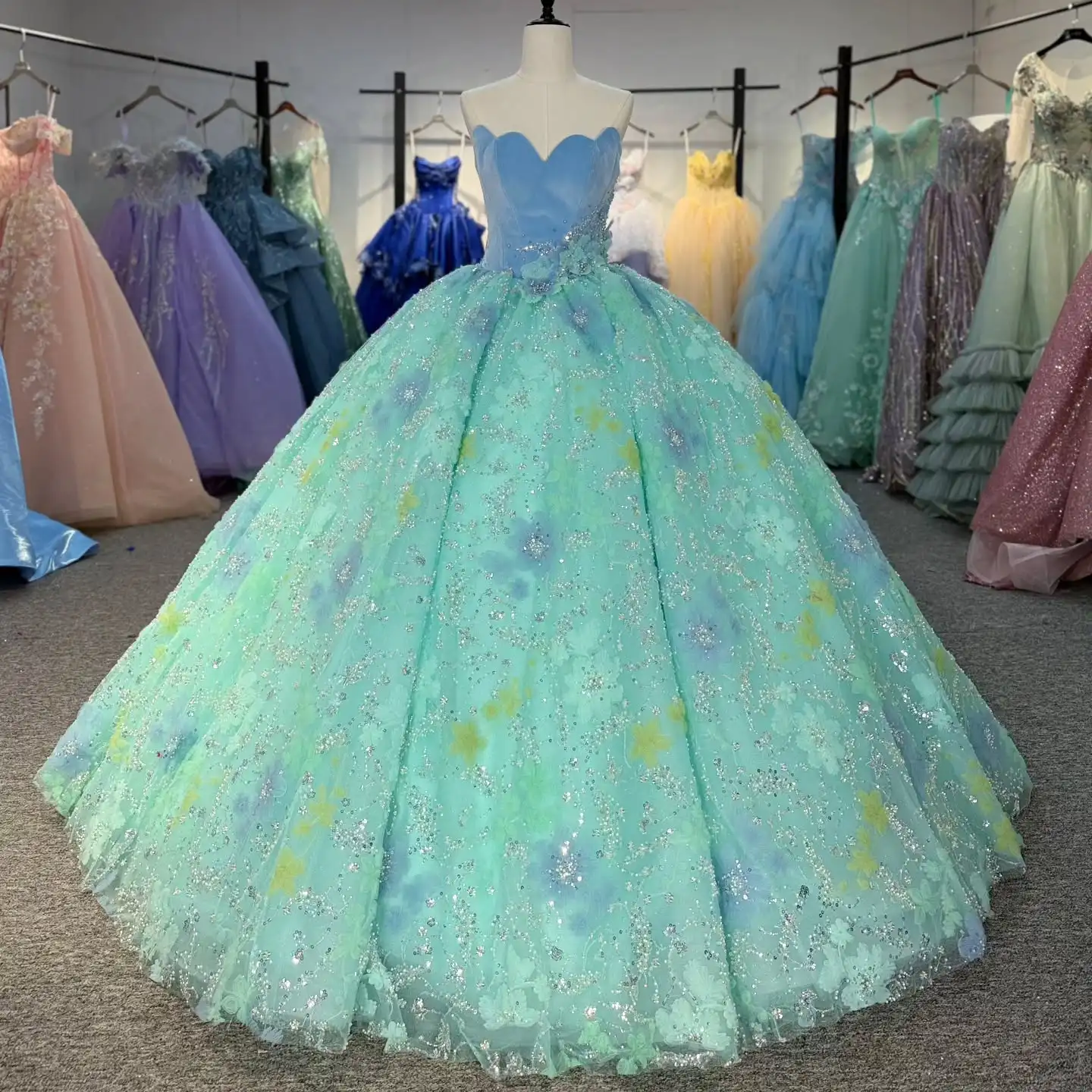 

Green Shiny Ball Gown Quinceanera Dresses Off The Shoulder Sequin Applique Lace Beading Crystal Tull Party Birthday Sweet 16