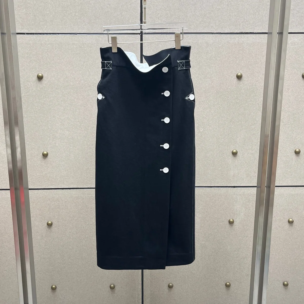 High Quality Women Black Midi Pencil Skirt Folded Waist White Button Decor Contrast Stitch Wrap Long Skirt