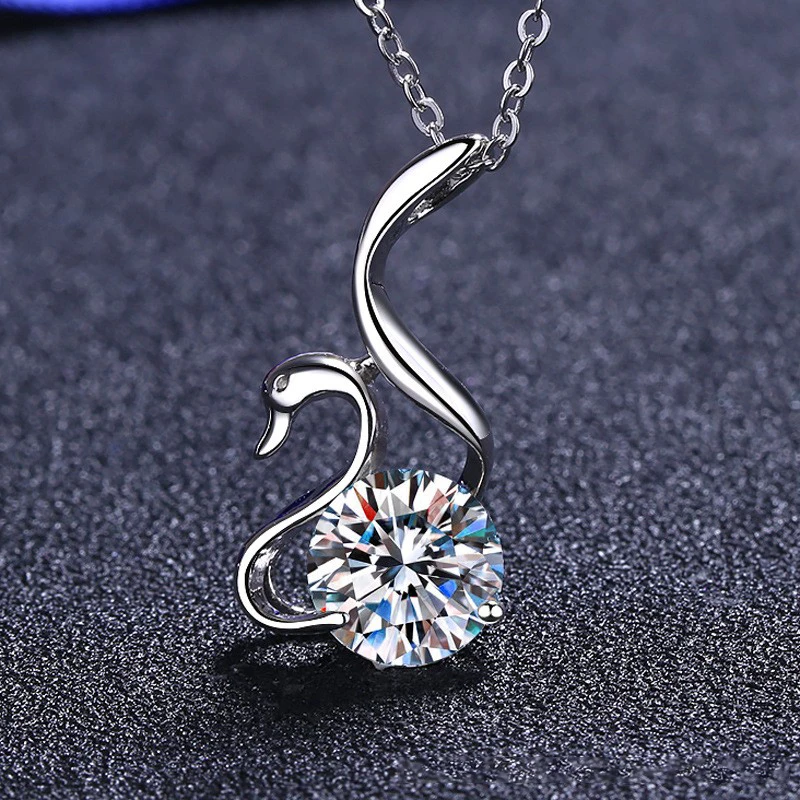 Elegant PT950 Platinum 2-carat Women's Moissanite Necklace, Elegant Diamond-studded Swan Pendant Choker Birthday Gifts