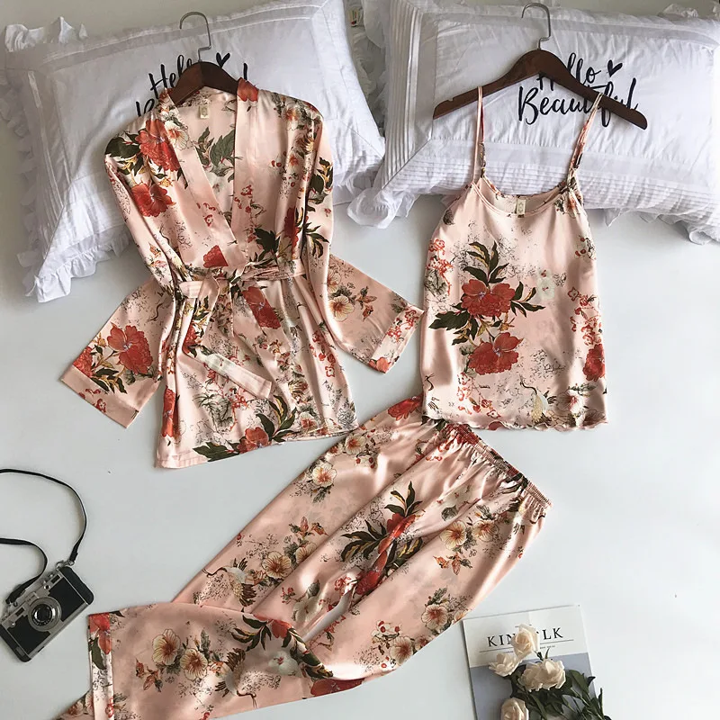 New pyjamas for lady autumn winter velvet long sleeve solid color princess style lapel womens sleepwear