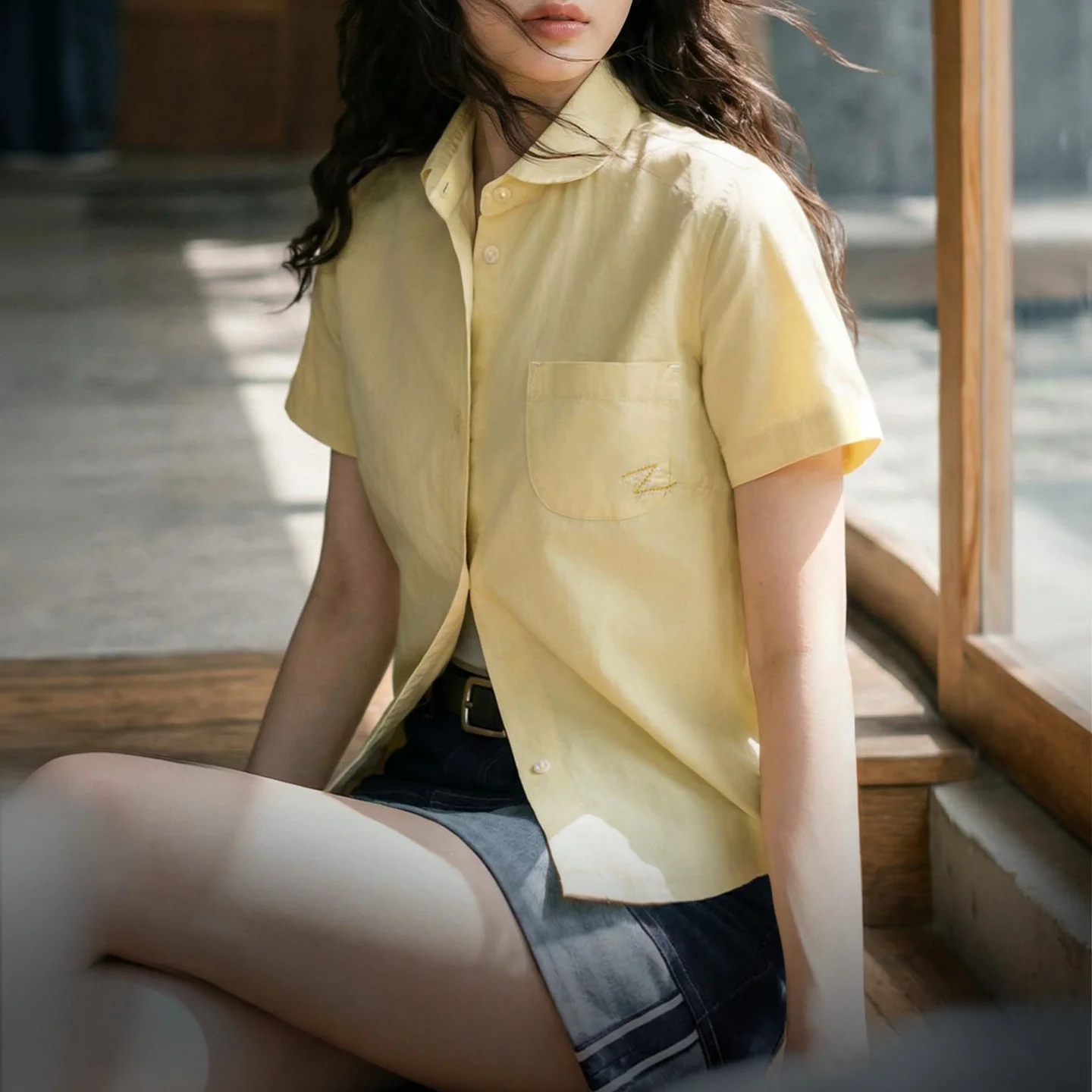 

Maden Women's Yellow Cotton Peter Pan Collar Shirt Slim Fit Regular Shoulder Short Sleeve Casual Lightweight Breathable Summer