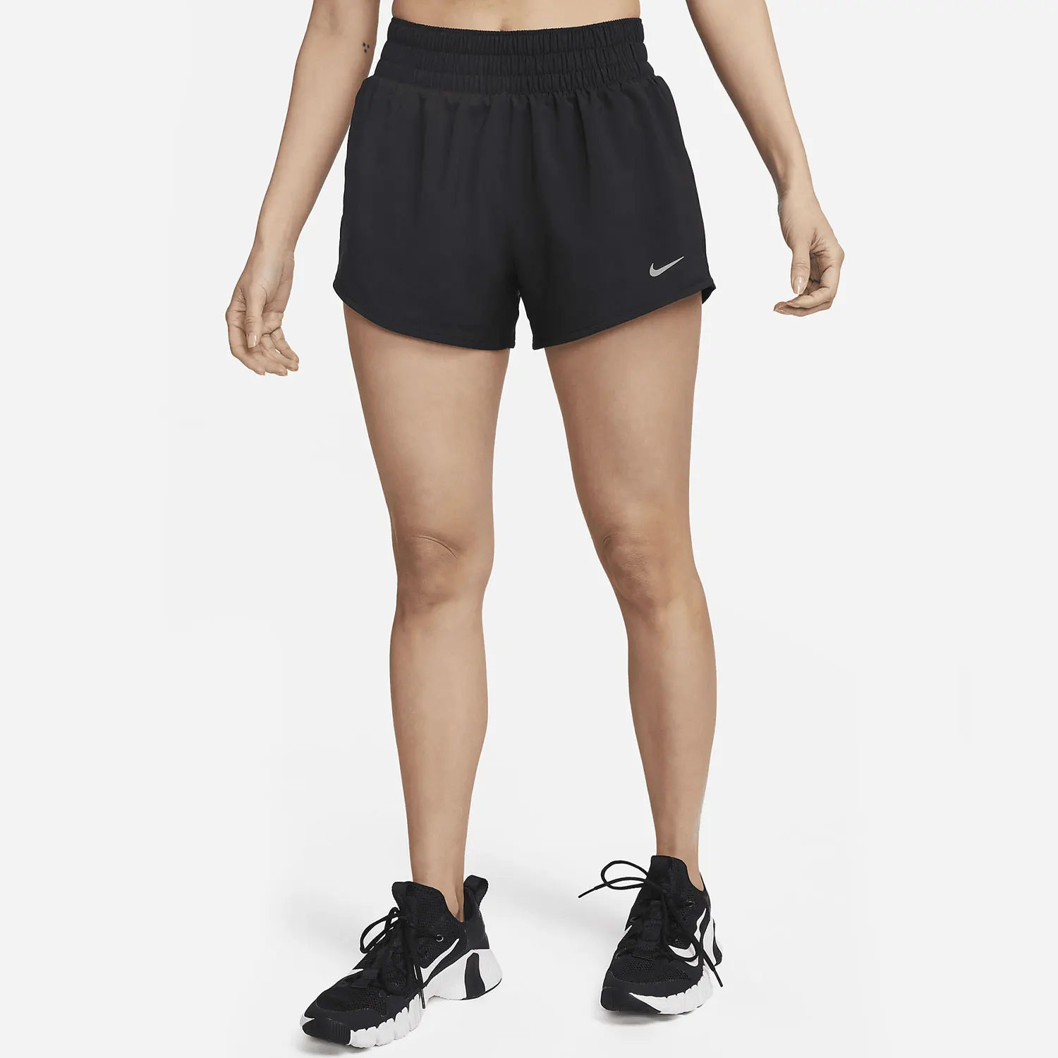 Официальные женские спортивные шорты Nike DRI-FIT ONE со средней посадкой на подкладке DX6011-010