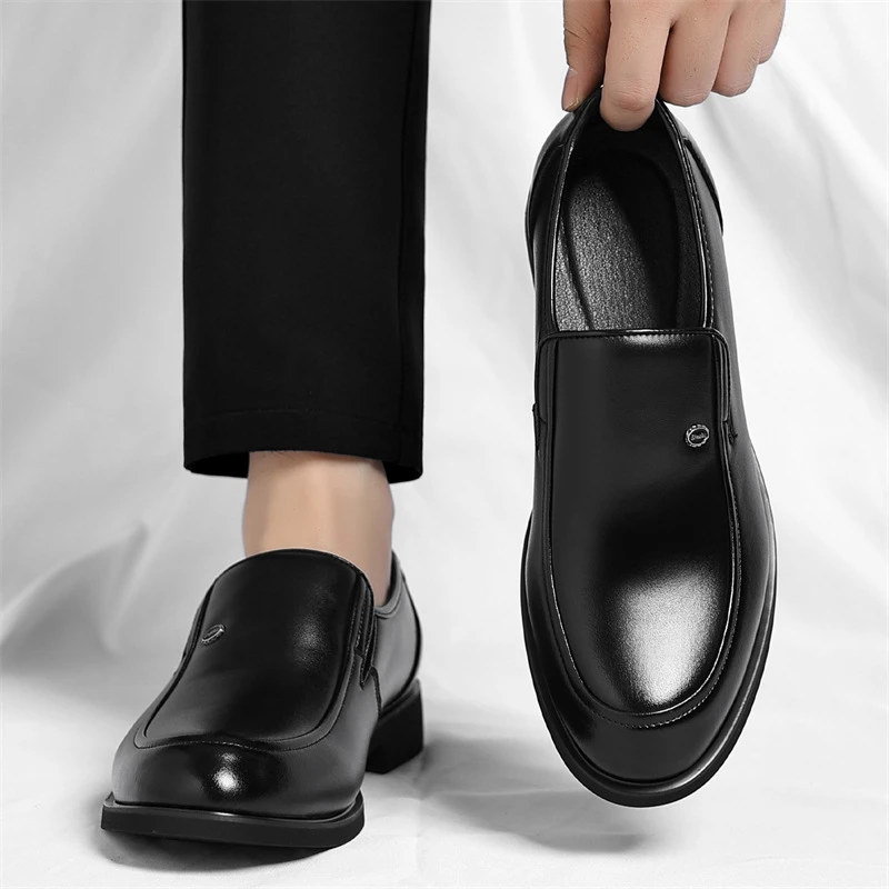 

Spring And Autumn Business British Style Casual Slip-On Lazy Low-Cut Loafers Simple Comfortable Low Heel Dress Shoes With Metal