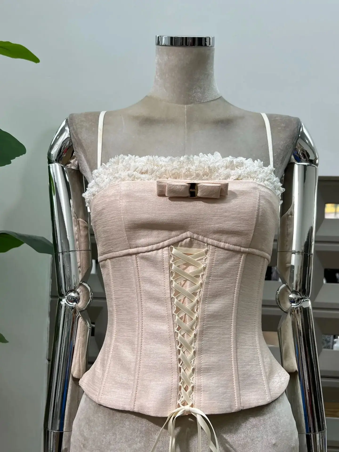 Ensemble deux pièces élégant en dentelle pour femmes, col carré, sans manches, gilet avec nœud papillon, tenue douce, jupe, robe de Banquet, nouvelle collection été