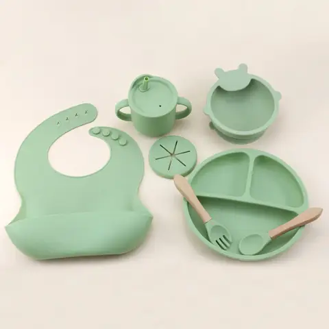 7pcs 실리콘 식기 세트, 아기 턱받이, 식사 접시, 흡입 컵 세트가있는 다기능 2-in-1 물컵 그릇