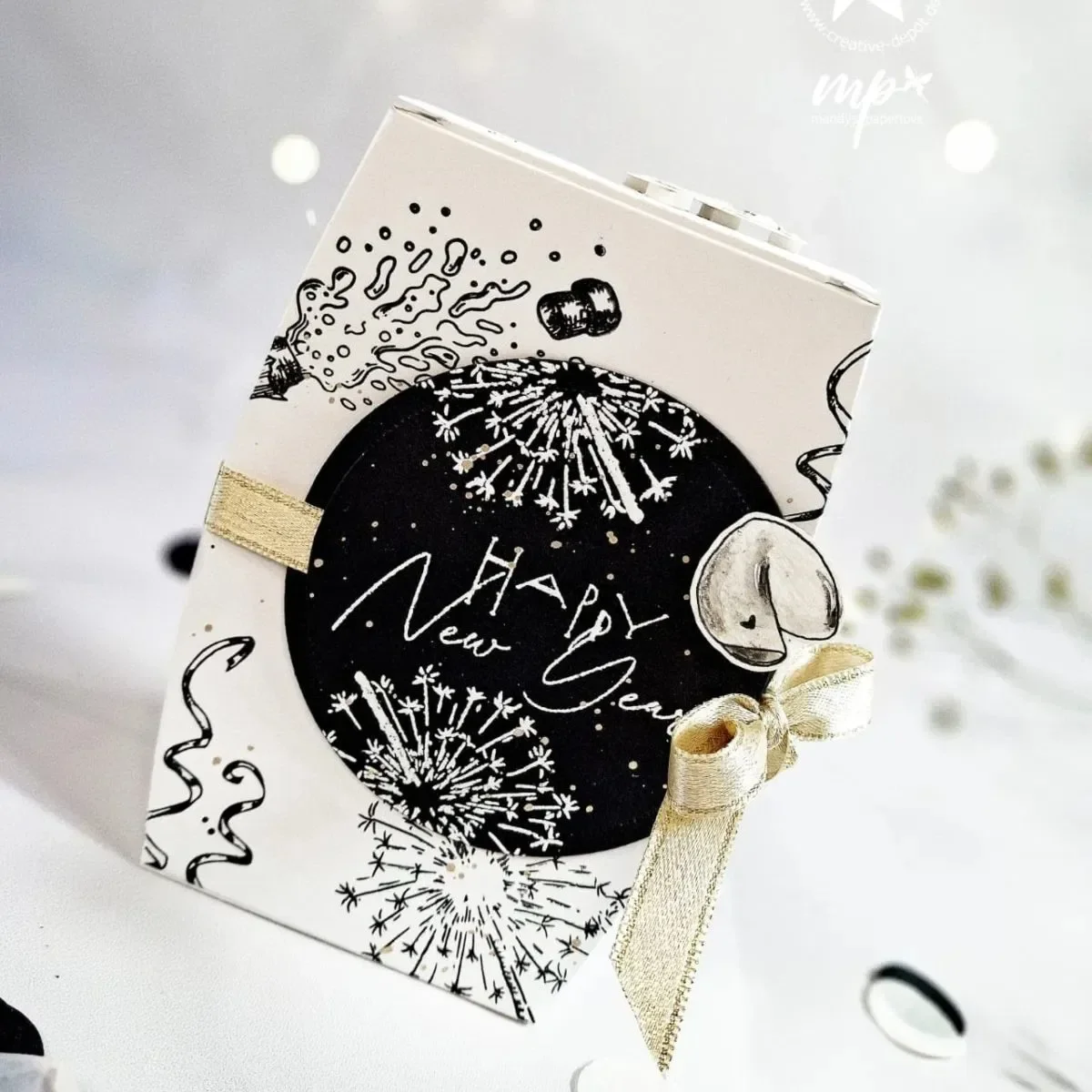 Conical Box with Hook Closure Metal Cutting Dies and Clear Stamps Cut Die Mold Blade Knife Punch Scrapbook Paper Craft Stencils