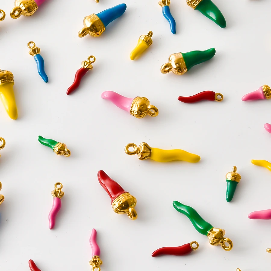 3/4Pcs No Fade Dainty Vegetables Chili Italian Hot Pepper Charms Dijes Para Bisutería Lucky Horn Cornicello Pendent Jewelry