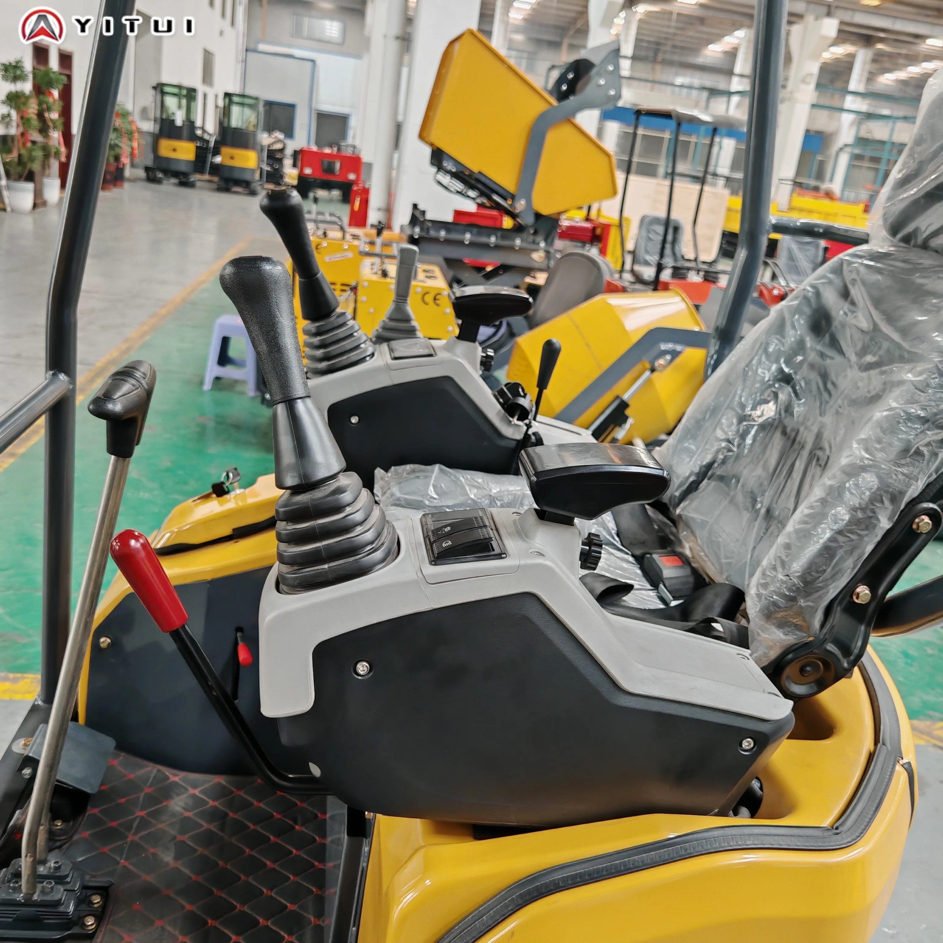 Quick delivery of 2 ton mini excavator Kubota engine Customized for family farm CE Epa Euro 5 mini excavator with cab