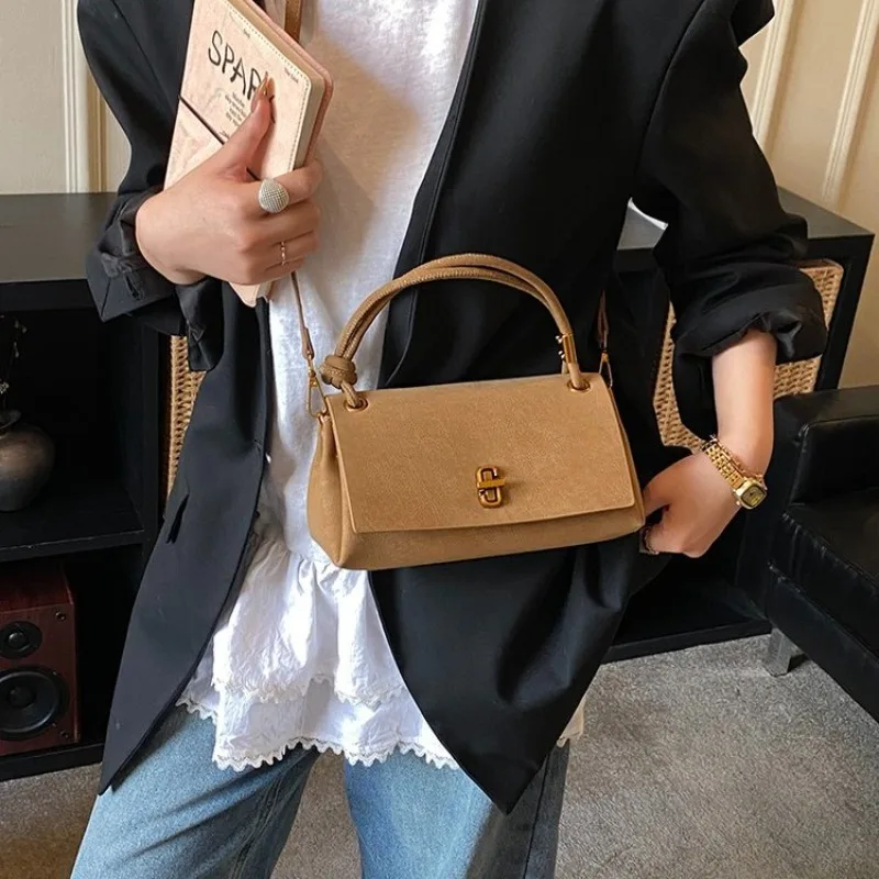 

Vintage Leather Diaper Bag Stylish Clutch Mini Unique Leisure Business Shoulder Bag for Women Elegant Classic Commuter