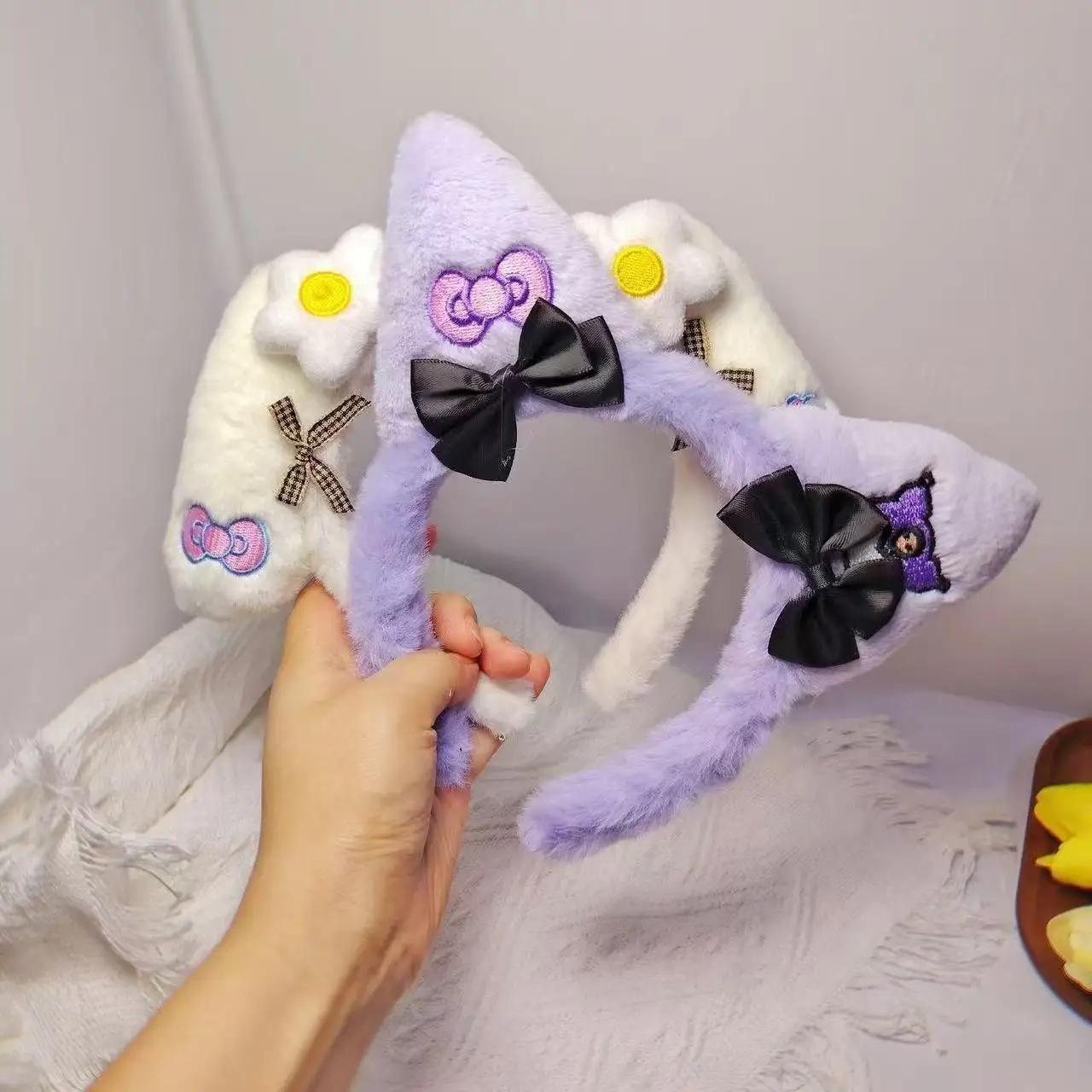 Diadema de felpa Hellow Kitty, diadema con lazo de felpa para otoño e invierno, pinza para el pelo con foto de cara para niñas, regalo para niños, esencial para el día a día Sanrio