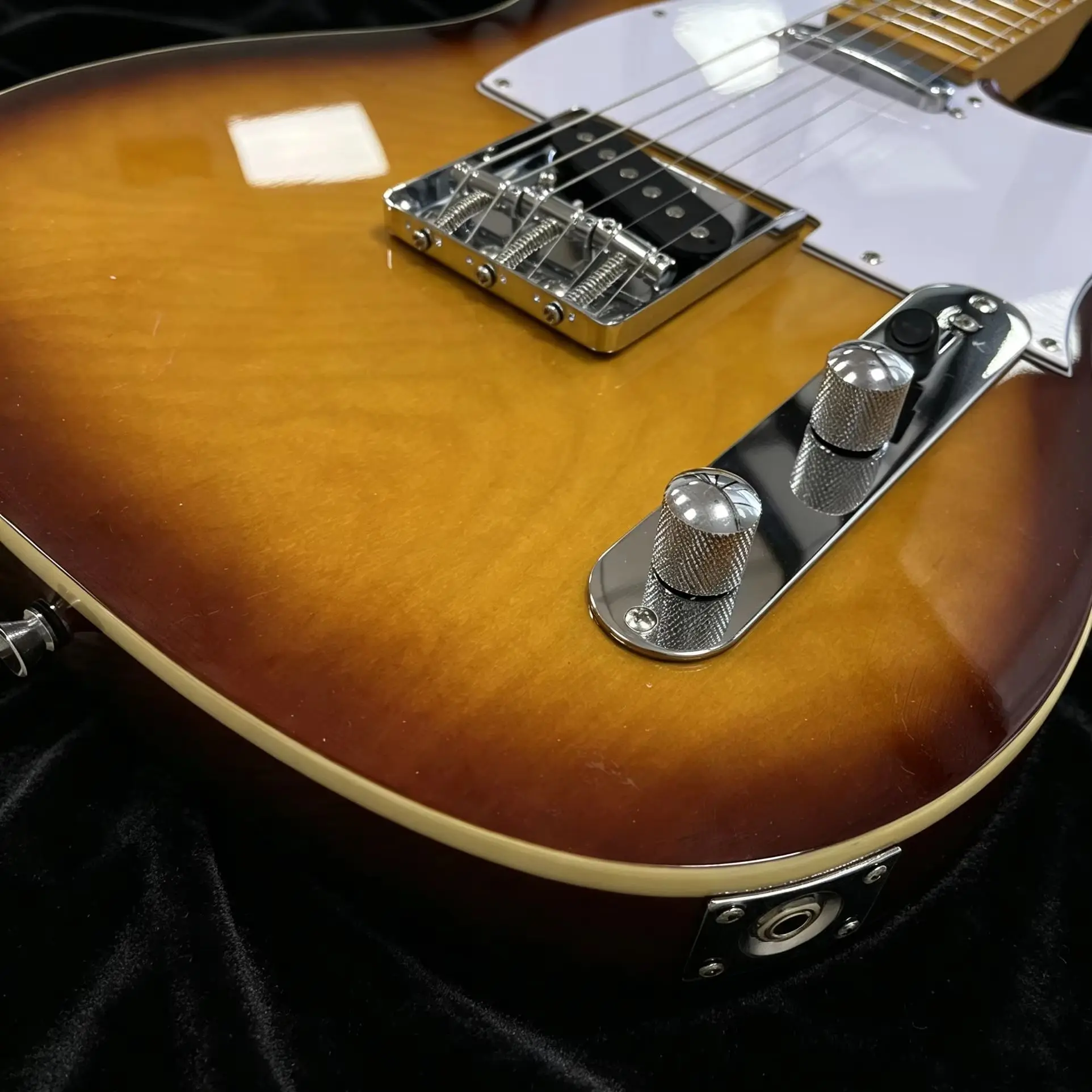 Costom Electric Guitar Maple Neck Sunburst Color Maple Fingerboard Electric Guitar-Themed Gift Free Shipping view 3