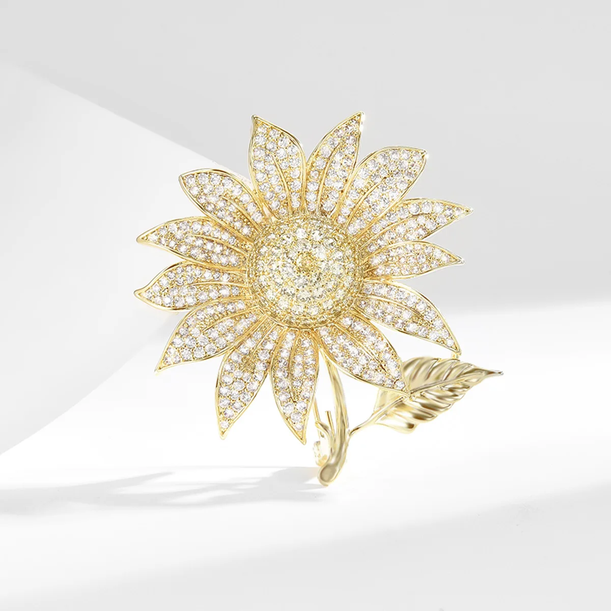 6mm Bracelet Hand String Affordable Luxury High-End Brooch—elegant And Sophisticated A True Standout. Fashionable Gold Sunflower