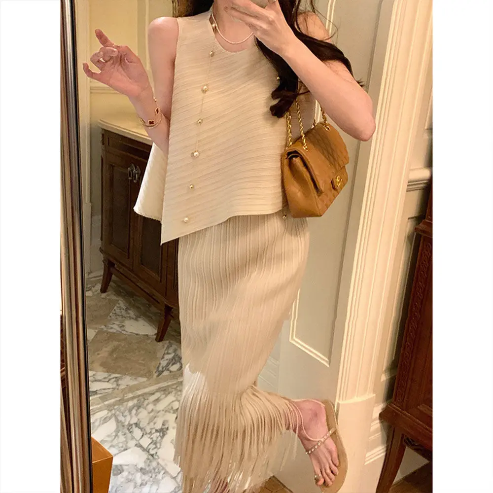

2025 New Summer High-end Advanced Designed Temperature Pleated Sleeveless Top and High Waist A-line Skirt Womens Two Peice Sets